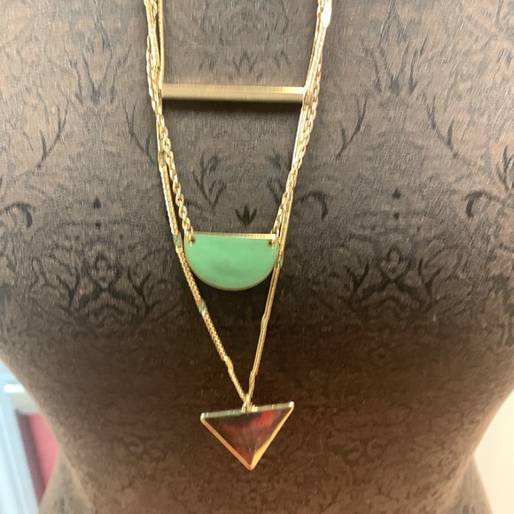 Triple strand adjustable necklace in good condition. - Picture 2 of 4